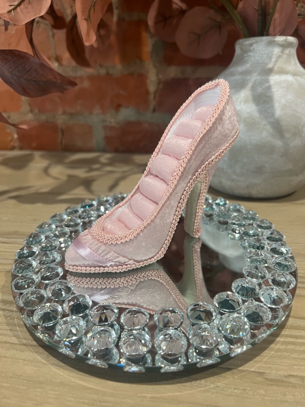 Pink Velvet High Heel Ring Holder